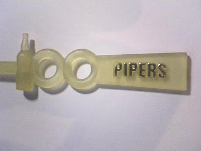 100 Pipers
